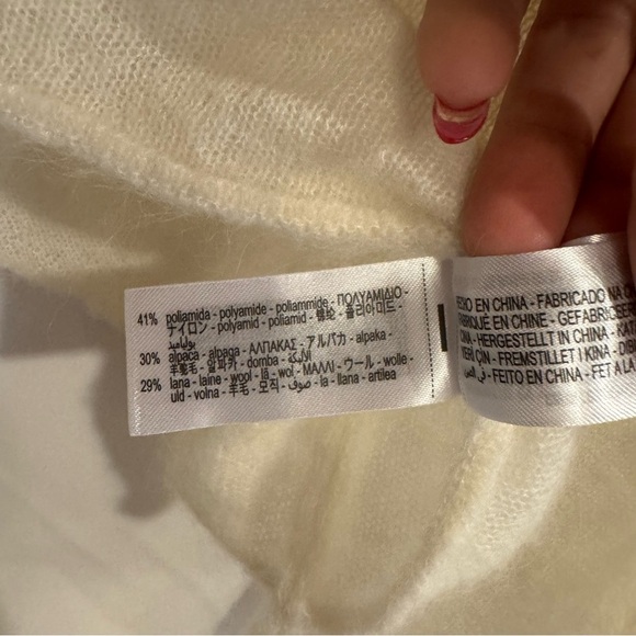 Zara Alpaca / Wool Blend Short Sweater, Size Medium, Cream Ivory Color - Picture 5 of 5